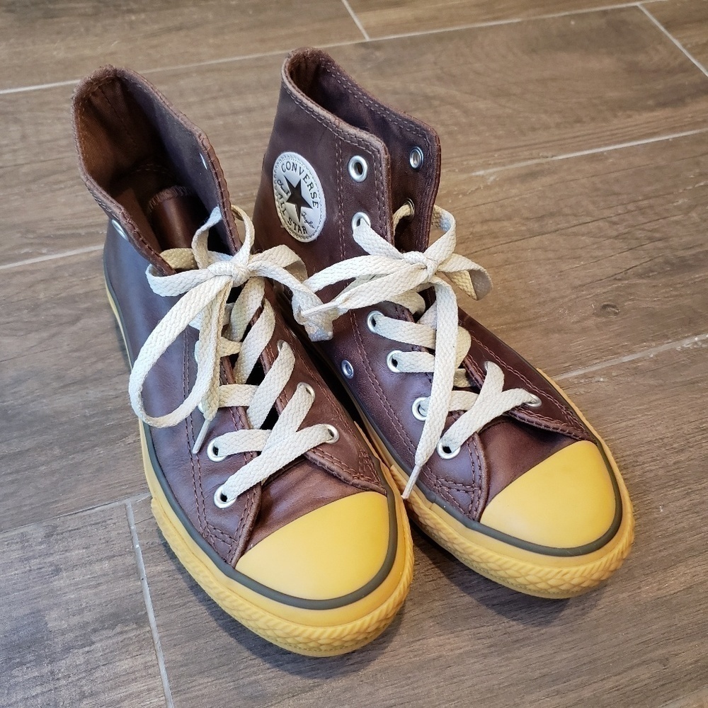 Converse Leather High Top Chuck Youths 2